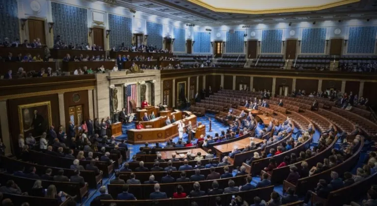 ABD Temsilciler Meclisi, Epstein dosyalarının yayımlanmasını ezici çoğunlukla kabul etti