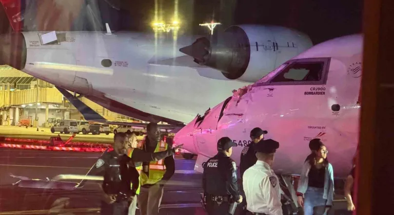ABD’de LaGuardia Havalimanı’nda taksi sırasında iki yolcu uçağı çarpıştı