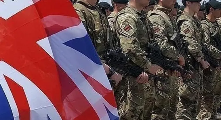 ABD’nin ardından İngiltere de Katar’daki askerlerini geri çekme kararı aldı