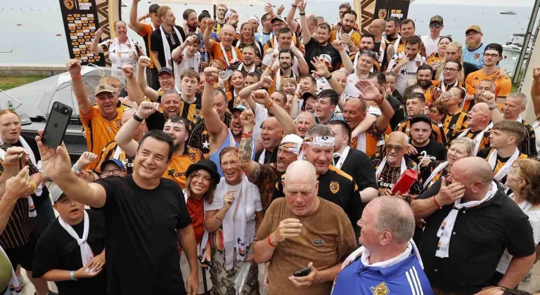 Acun Ilıcalı, Hull City taraftarlarıyla Antalya’da buluştu