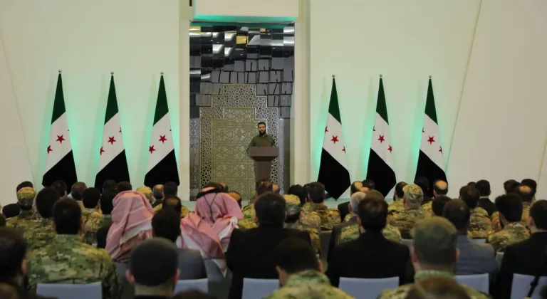 Suriye’de yeni dönem: Ahmed eş-Şara geçici devlet başkanı oldu