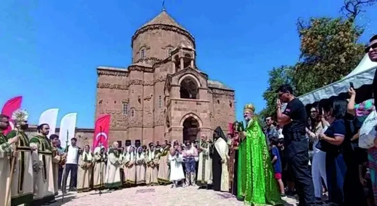 Akdamar Kilisesi’ndeki 13’üncü ayin başladı