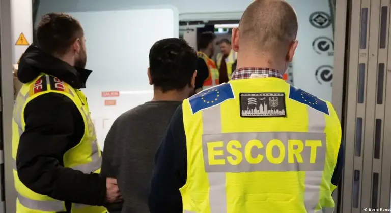 Almanya’da ilk kez Suriyeli bir suçlu sınır dışı edildi