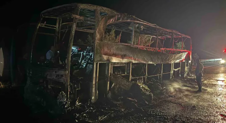 Ankara’da seyir halindeki otobüs yandı