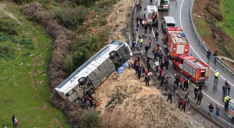 Antalya’da otobüs kazasında 8 kişi hayatını kaybetti