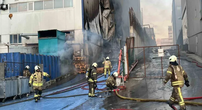 Arnavutköy’de fabrikada yangın çıktı