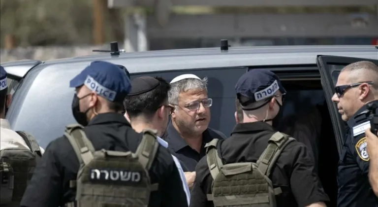 Aşırı sağcı İsrailli Bakan Ben Gvir, bedeviler tarafından taşlandı