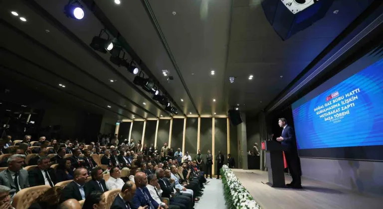 Bakan Bayraktar: "Türkiye-KKTC arasında yaklaşık 101 kilometre uzunluğunda doğal gaz iletim hattı inşa edeceğiz"