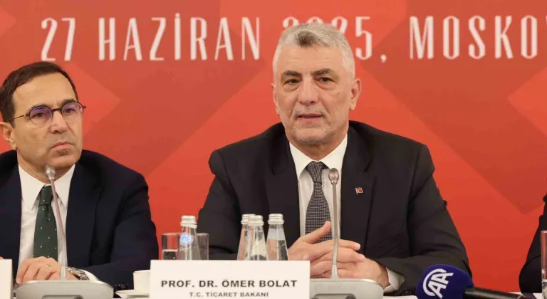 Bakan Bolat, Rusya’da Türk işadamlarıyla bir araya geldi