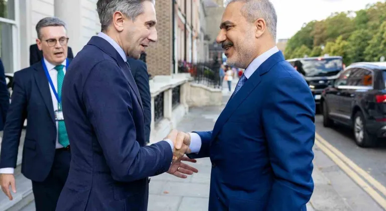 Bakan Fidan, İrlanda Başbakan Yardımcısı Harris ile görüştü