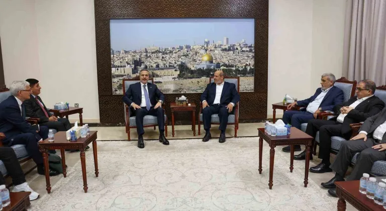 Bakan Fidan, Katar Başbakan Yardımcısı ve Savunma Bakanı Al Thani ile bir araya geldi