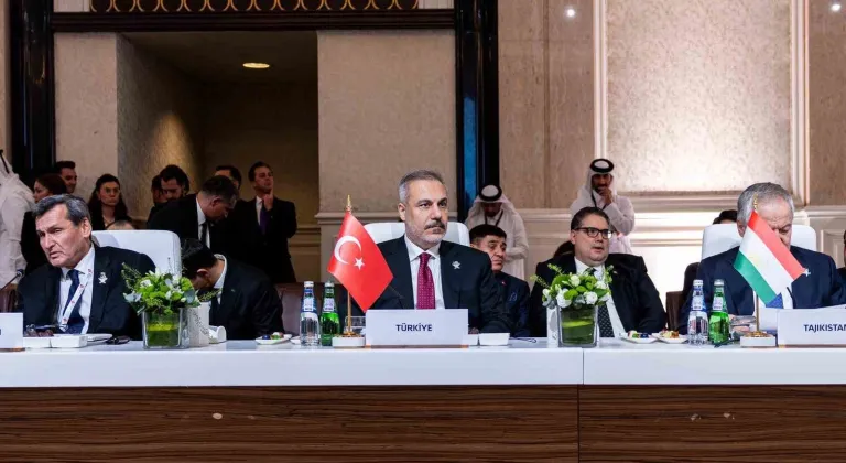 Bakan Fidan Katar’da İİT-Arap Ligi Toplantısı’na katıldı