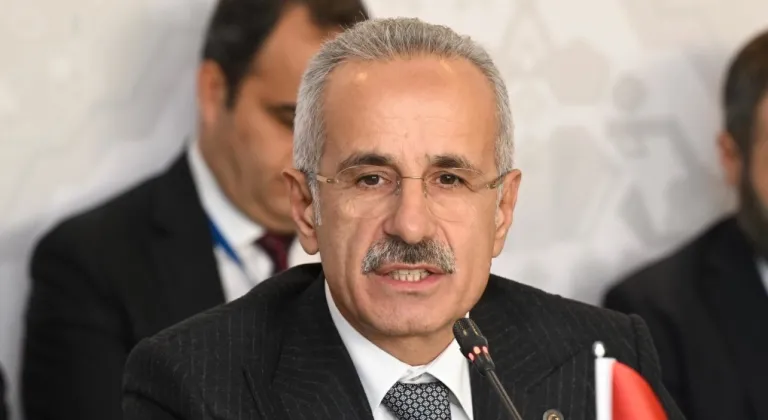 Bakan Uraloğlu: "Ankara-İstanbul arasını 80 dakikaya indirmeye çalışıyoruz"