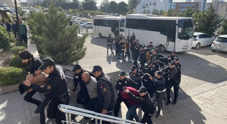 Bakan Yerlikaya: Şanlıurfa’da tefeci organize suç örgütüne yönelik operasyonlarda 23 tutuklama