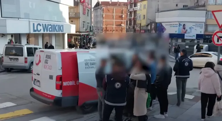 81 ilde düzenlenen denetimlerde 55 göçmen kaçakçılığı organizatörü ve 972 düzensiz göçmen yakalandı