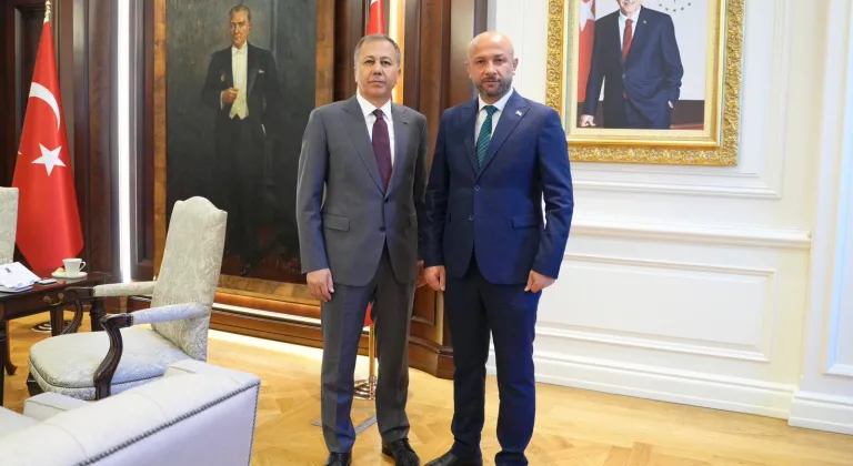 Bakan Yerlikaya, Suriye Acil Durum ve Afet Yönetimi Bakanı Raid Salih ile bir araya geldi