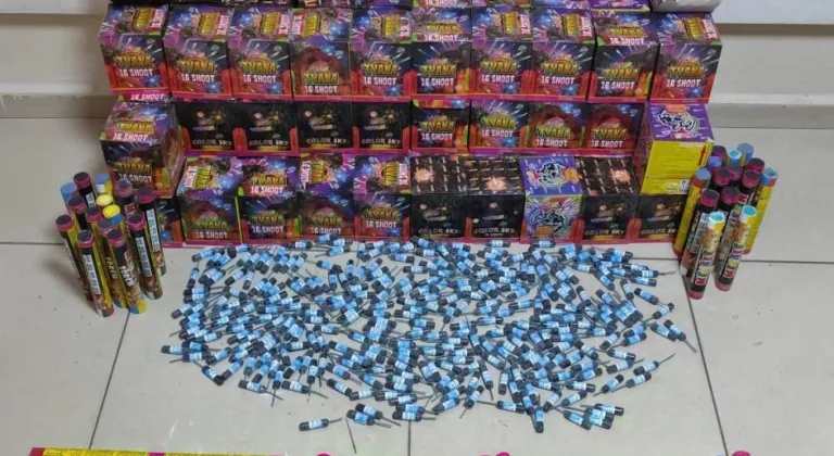 Batman’da Araçta Yüklü Miktarda Havai Fişek ve Patlayıcı Ele Geçirildi: Ne Amaçla Taşınıyordu?