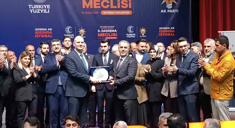 Batman’da CHP’den istifa eden 514 kişi AK Parti’ye katıldı