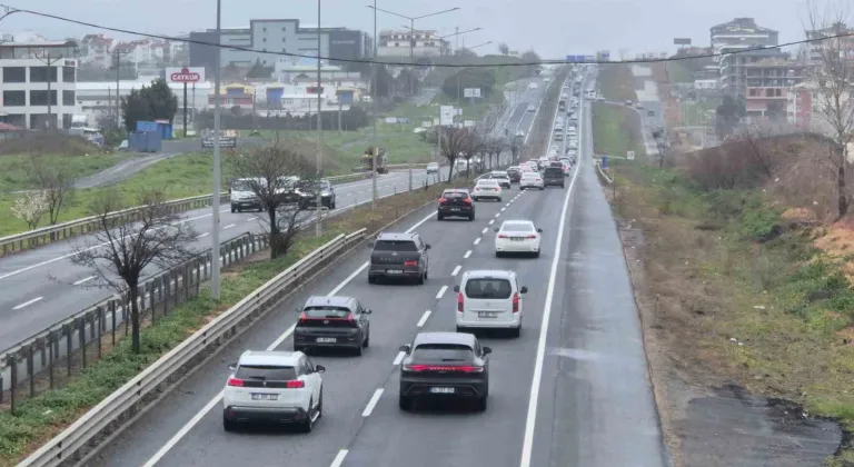 Bayram dönüşü Tekirdağ-İstanbul yolunda yoğunluk