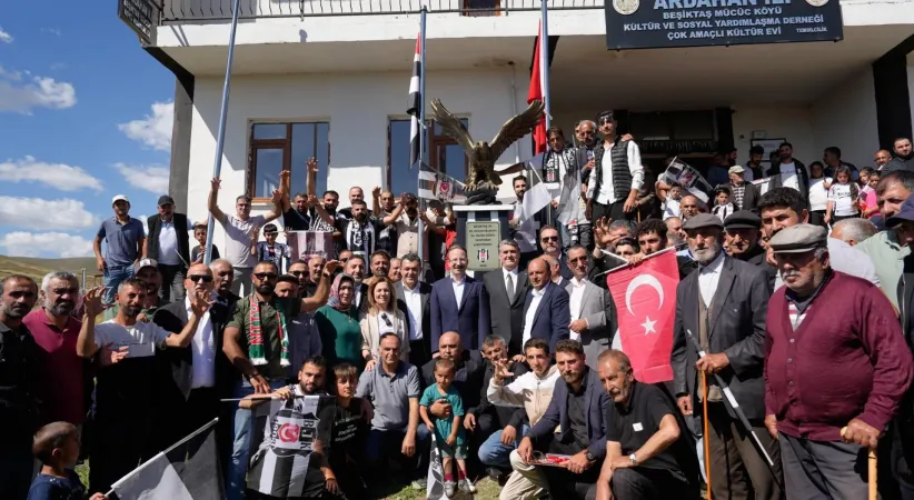 Beşiktaş Köyü’nde yapılan kartal heykeli, Serdal Adalı’nın katıldığı törenle açıldı