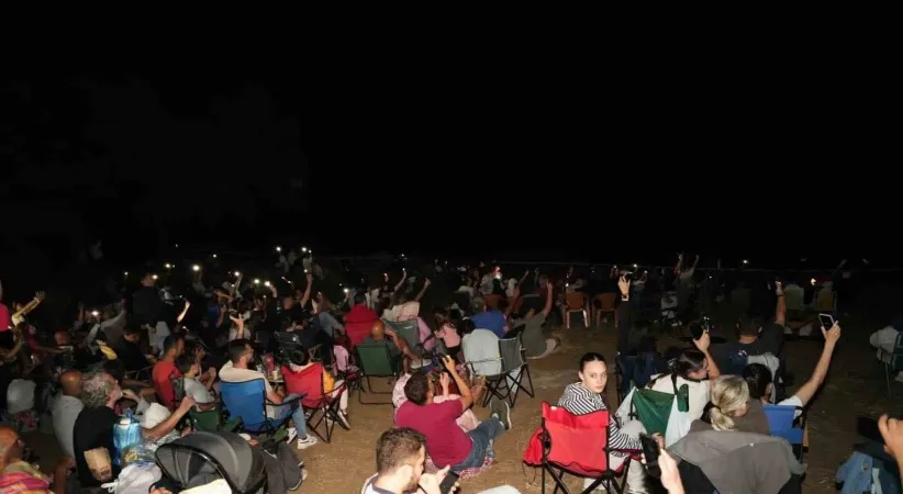Binlerce kişi Perseid meteor yağmurunu izlemek için Yenişehir’e akın etti