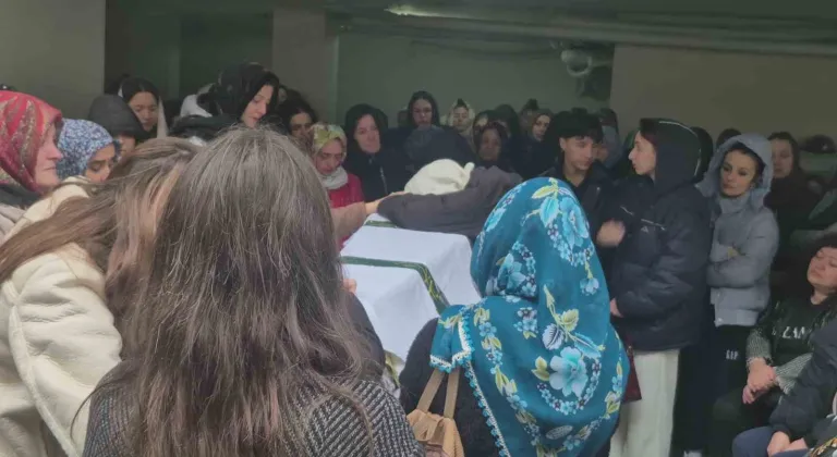 Kartalkaya Yangınında Hayatını Kaybeden Şevval Şahin, Bartın’da Uğurlanıyor
