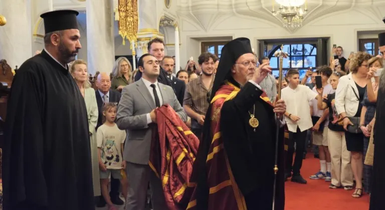 Bozcaada’da 156 yıllık tarihi Meryem Ana Kilisesi restorasyonun ardından yeniden ibadete açıldı