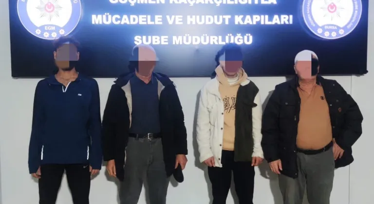 Bursa’da 13 düzensiz göçmen ve 4 organizatör yakalandı