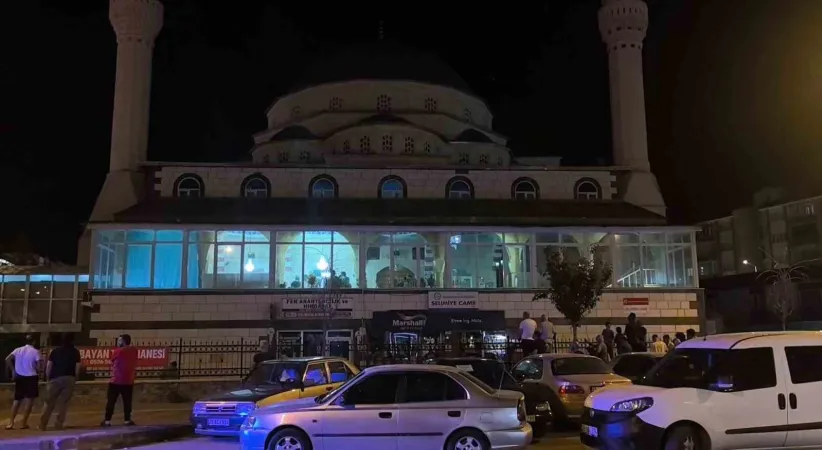 Camide asılı halde bulundu