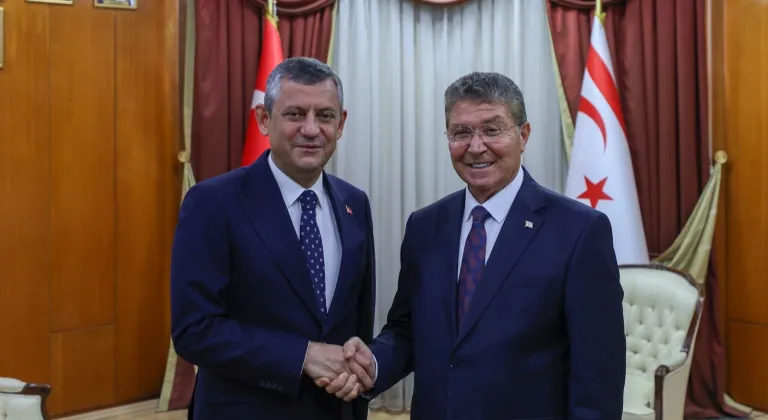 CHP Genel Başkanı Özel, KKTC Başbakanı Üstel ile bir araya geldi