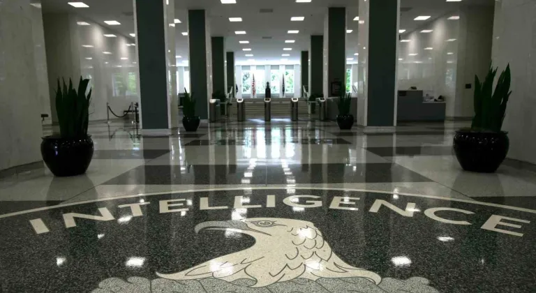 CIA Genel Merkezi girişinde ateş açıldı