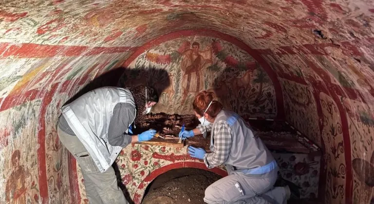 "Çoban İsa" figürünün keşfedildiği lahit tarlası gece gündüz korunuyor