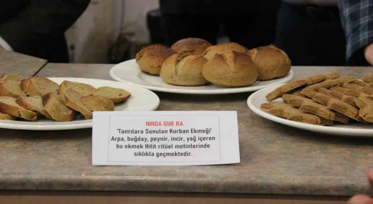 Çorum’da  ‘tanrılara sunulan kurban ekmeği’ olarak bilinen Hitit ekmeği sergilendi