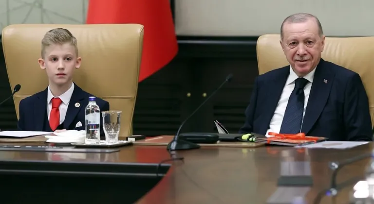 Cumhurbaşkanı Erdoğan, 23 Nisan’da koltuğunu Civan Boran’a devretti