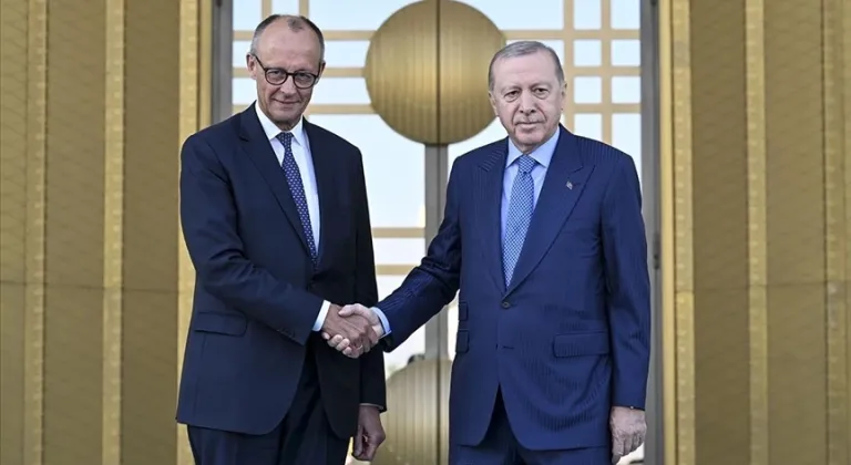 Cumhurbaşkanı Erdoğan, Almanya Başbakanı Merz'i resmi törenle karşıladı