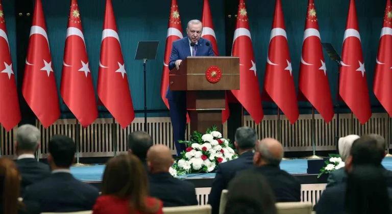 Cumhurbaşkanı Erdoğan: "Ana muhalefet partisi içindeki tartışmaların hiçbiri bizi ilgilendirmiyor"