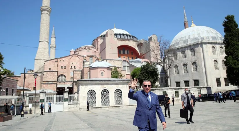 Cumhurbaşkanı Erdoğan: "Ayasofya’nın dirilişi mübarek olsun"