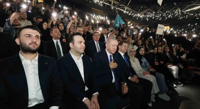 Cumhurbaşkanı Erdoğan: "Barış diplomasisinin önceliğini dünyada bugün Türkiye üstleniyor"