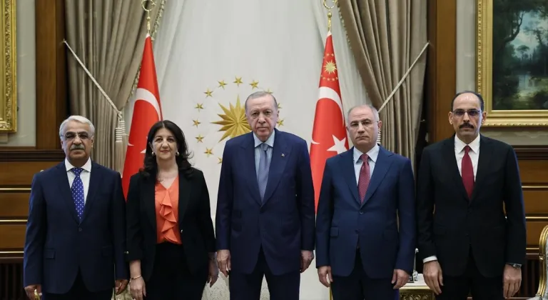 Cumhurbaşkanı Erdoğan, DEM Heyetini Cumhurbaşkanlığı Külliyesi’nde kabul etti