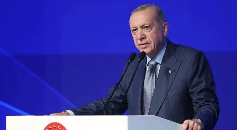 Cumhurbaşkanı Erdoğan: "Filistin halkının yanında eğilmeden, bükülmeden dimdik duruyoruz."