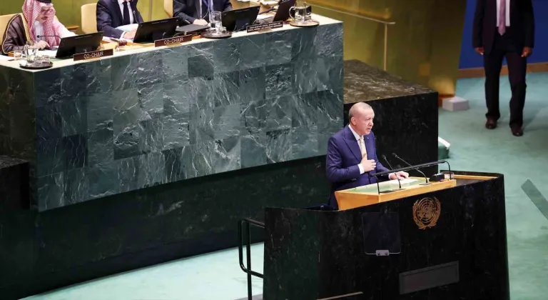Cumhurbaşkanı Erdoğan: "Netanyahu hükümeti, aynı toprağı suyu havayı, denizi paylaştığı binlerce yıllık komşularına soykırım uyguluyor"