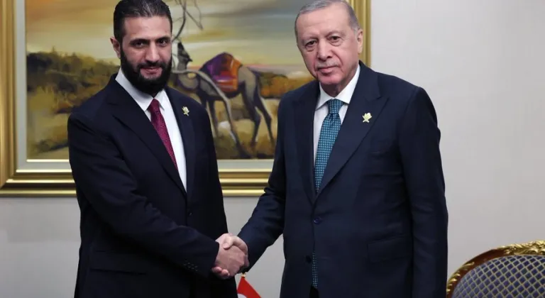 Cumhurbaşkanı Erdoğan, Doha’da Suriye Cumhurbaşkanı Ahmet Şara ile bir araya geldi