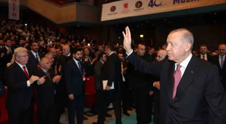 Cumhurbaşkanı Erdoğan: "Muhalefet bir avuç rant şebekesinin gündemine hapsoldu"