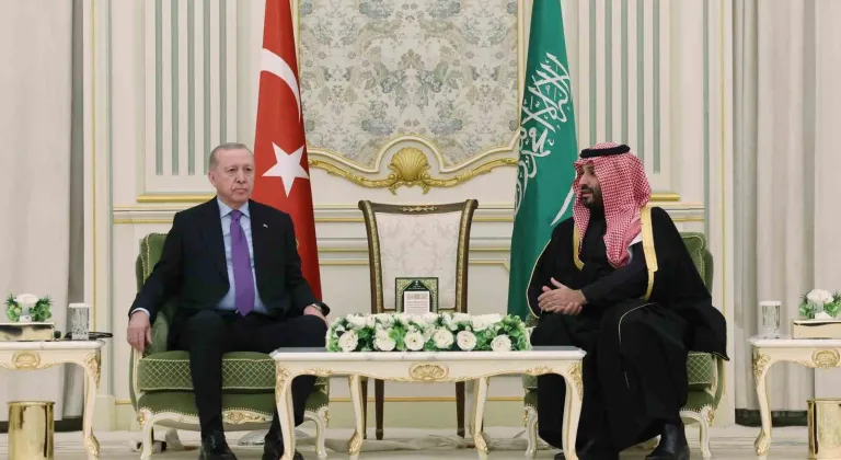 Cumhurbaşkanı Erdoğan, Suudi Arabistan Veliaht Prensi Selman ile bir araya geldi