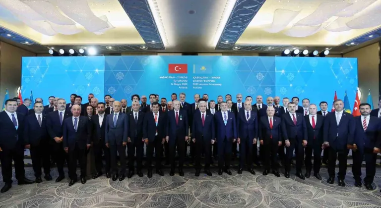 Cumhurbaşkanı Erdoğan: "Hazar Geçişli Orta Koridor’un ihyası için çalışıyoruz"