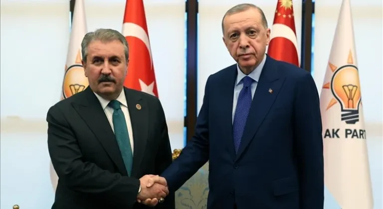 Cumhurbaşkanı Erdoğan, yeniden genel başkan seçilen Destici’