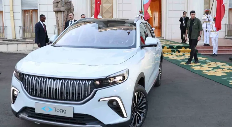 Cumhurbaşkanı Erdoğan’dan Etiyopya Başbakanı Ahmed Ali’ye Togg hediyesi