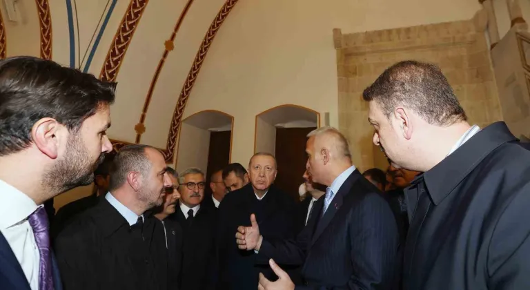 Cumhurbaşkanı Erdoğan Kurtuluş Caddesi’nin yeniden ışıklandırılması törenine katıldı