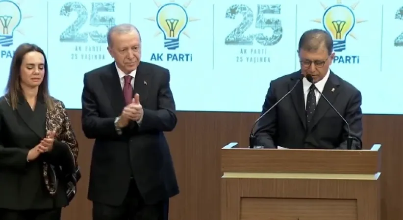 İzmir Büyükşehir Belediye Başkanı Cemil Tugay, AK Parti'ye katıldı