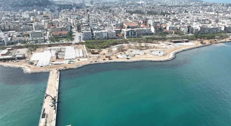Depremle birlikte  80 santimetre kaymanın yaşandığı İskenderun sahili yeniden hayat buluyor